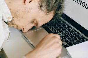 How Men Can Tell the Difference Between Burnout and Hormonal Deficiency